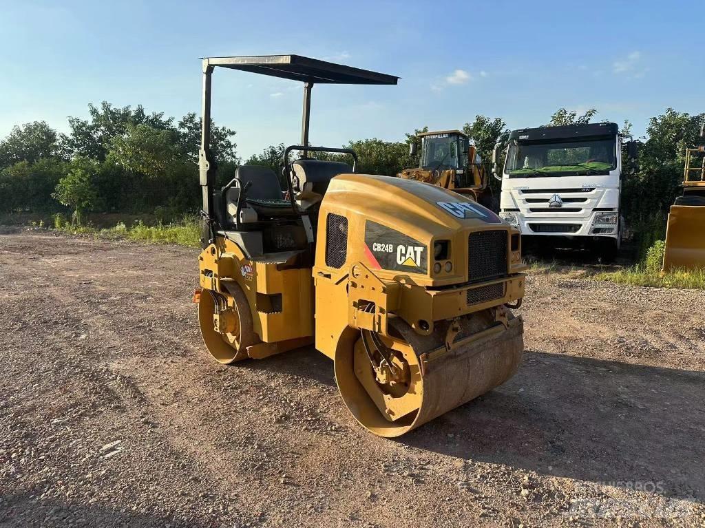 CAT CB 24 B Twin drum rollers