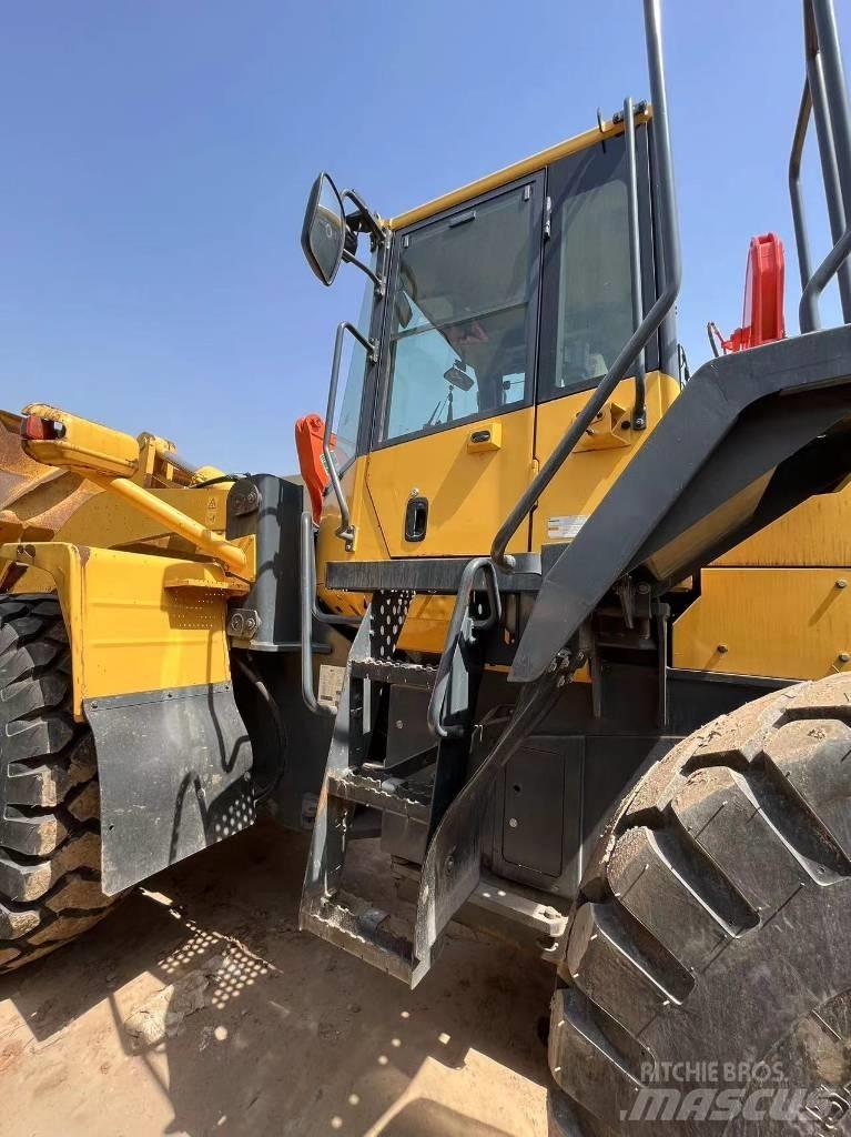 Komatsu WA 380 Wheel Loaders