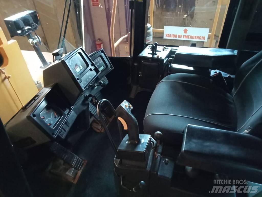 CAT 988H Mini Loader