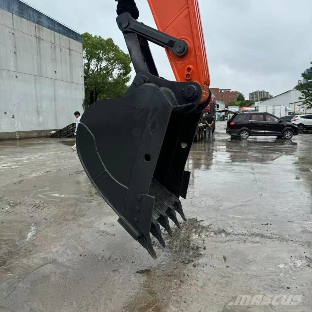 Doosan DX 225 LC Crawler Excavators