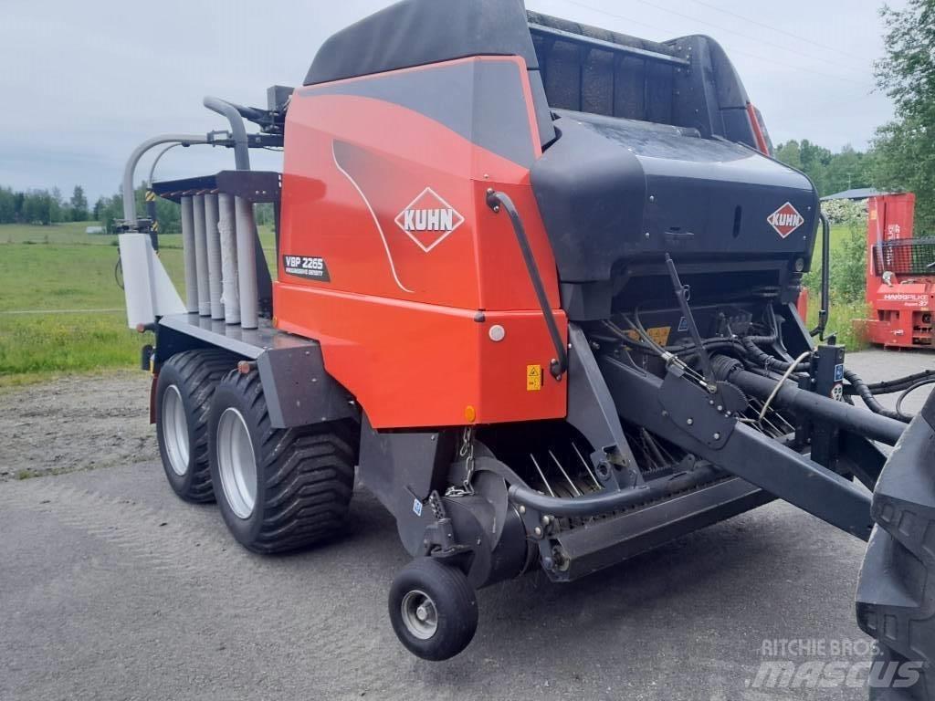 Kuhn VBP 2265 Round Balers