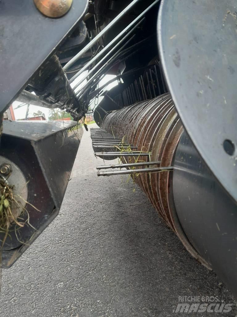 Kuhn VBP 2265 Round Balers