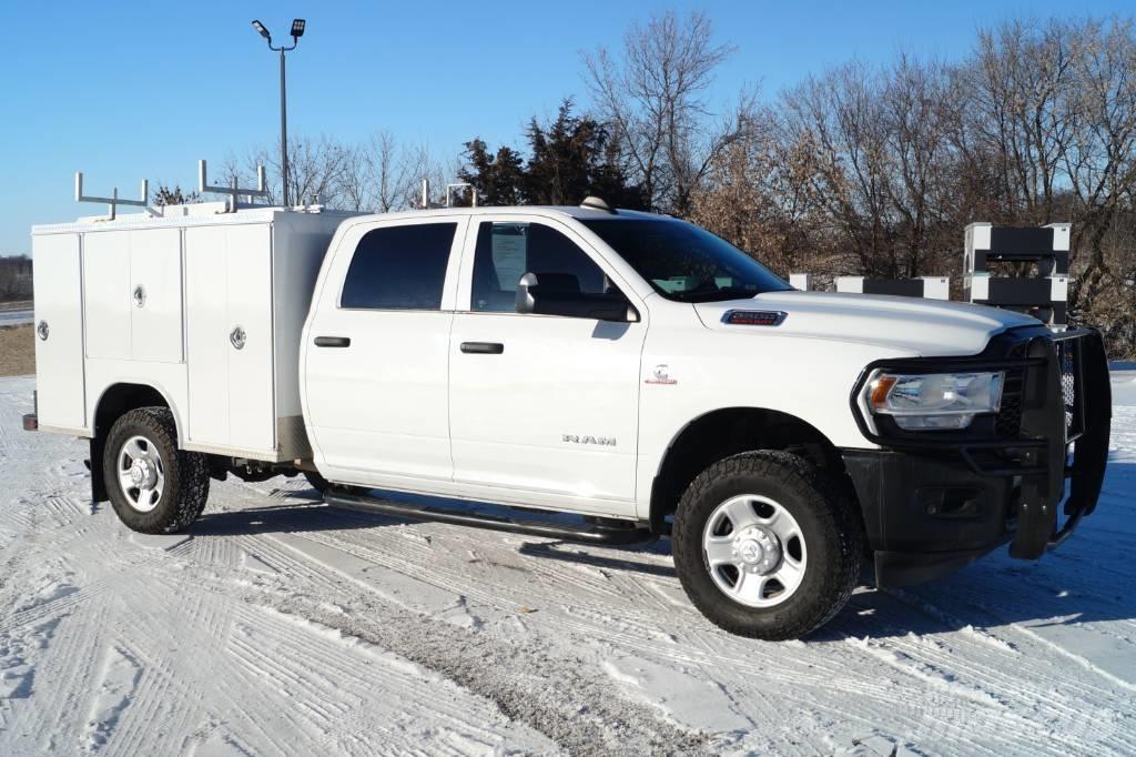 RAM 3500 TRADESMAN Pickup Trucks