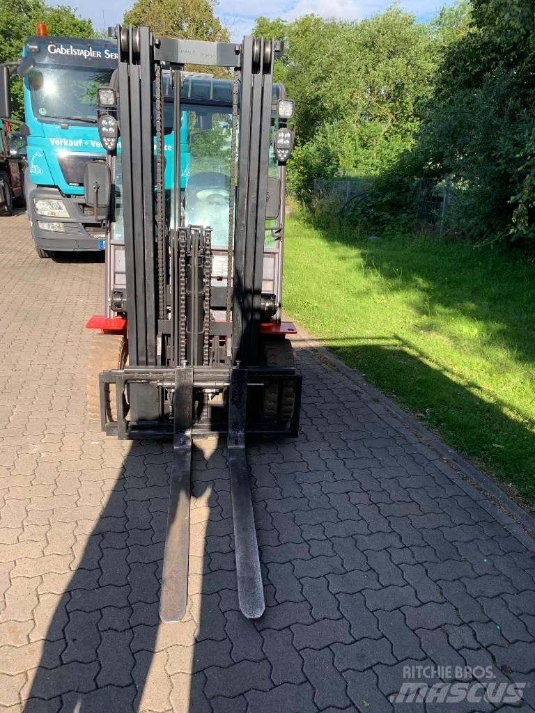 Manitou ME425C Electric Forklifts
