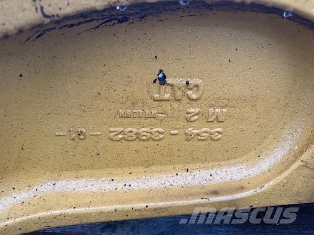 CAT 908 BUCKET LINK Buckets