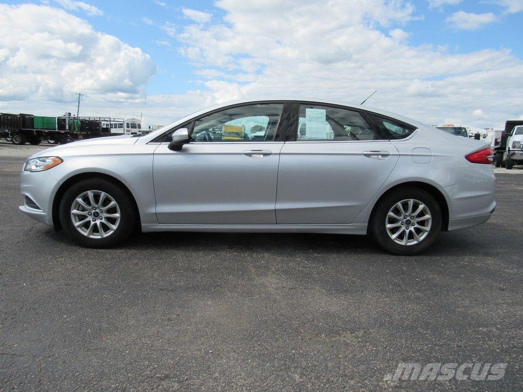 Ford Fusion Automobiles / SUVS