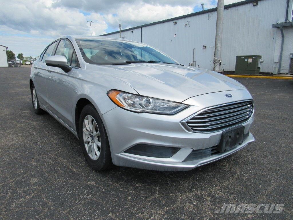 Ford Fusion Automobiles / SUVS