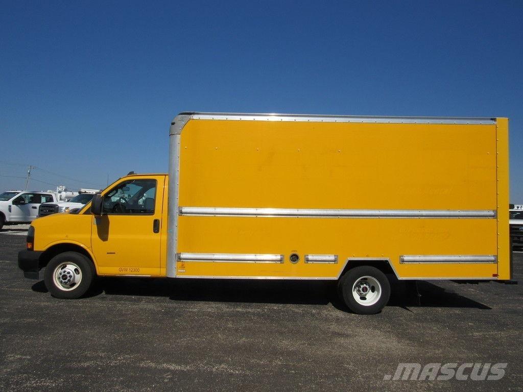GMC Savana 3500 Box trucks