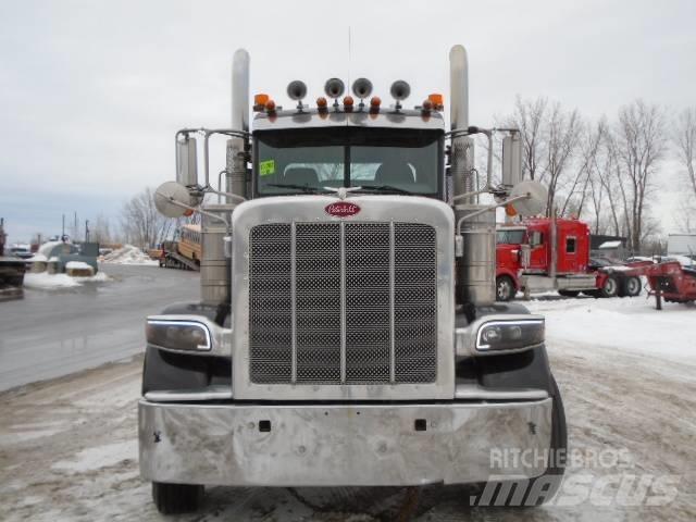 Peterbilt 388 Conventional Trucks / Tractor Trucks