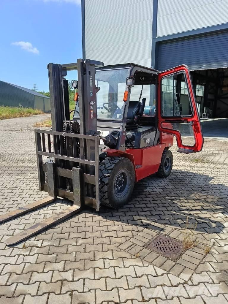 Hangcha CPQYD45 LPG trucks