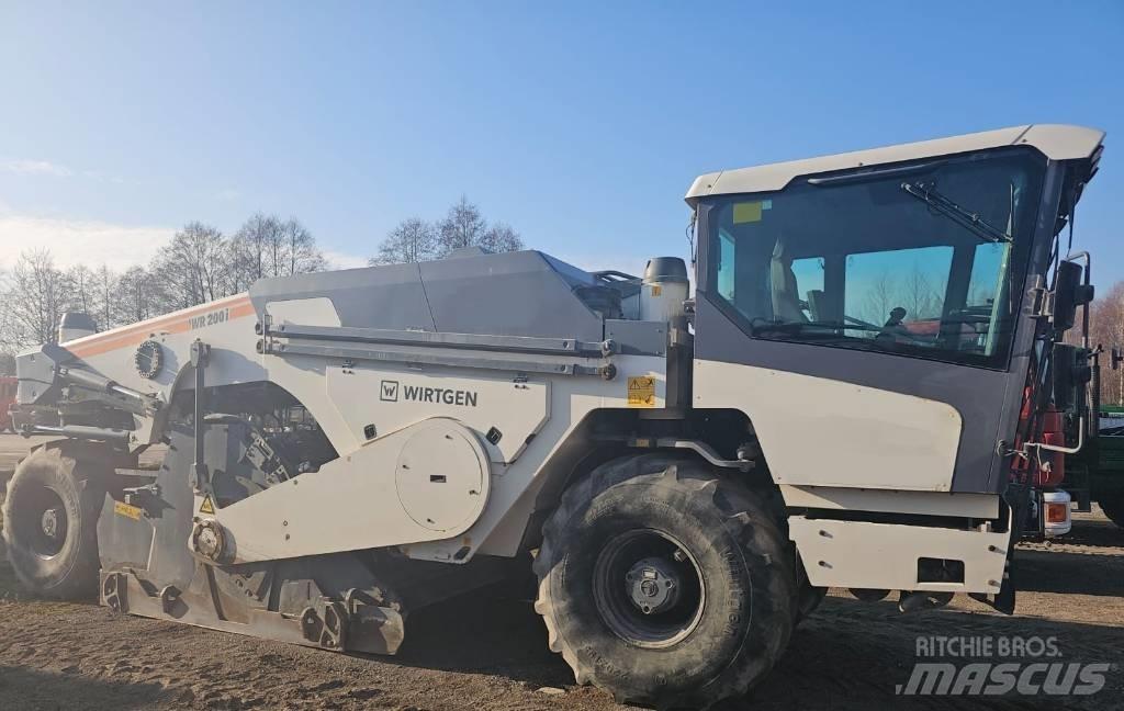 Wirtgen WR 200i Asphalt Recycling Equipment