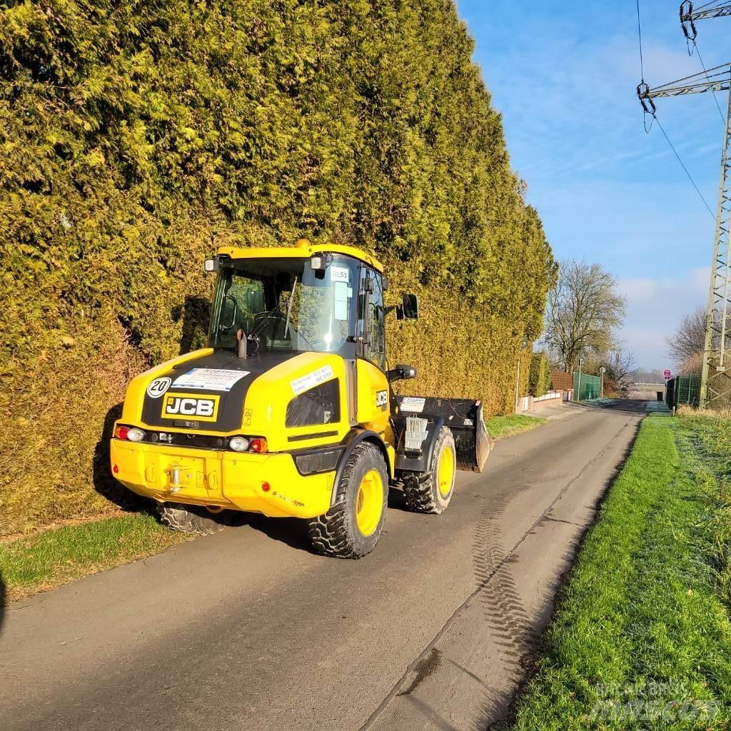 JCB 407 Wheel Loaders