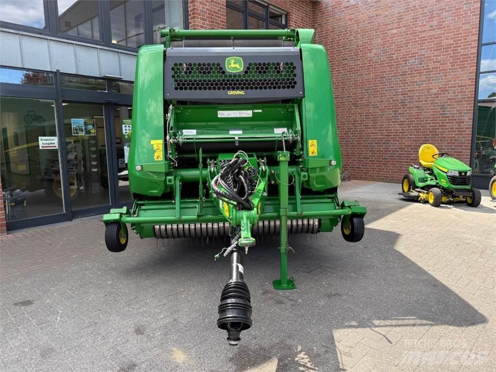 John Deere 990 Round Balers
