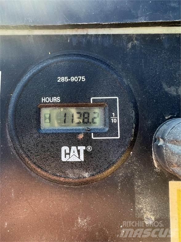 CAT PS-150B Pneumatic tired rollers
