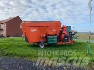 Kuhn Typ 2070 Mixer feeders