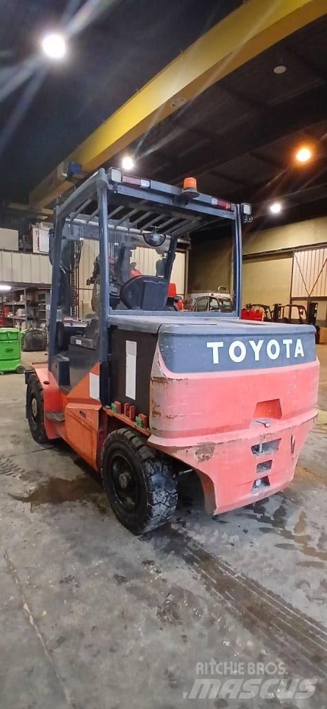 Toyota 8FBMHT60 Electric Forklifts