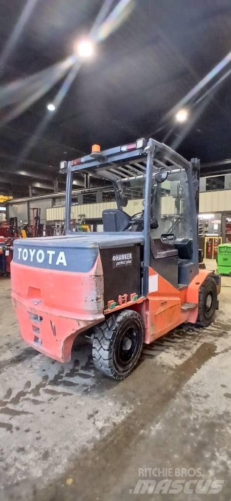 Toyota 8FBMHT60 Electric Forklifts