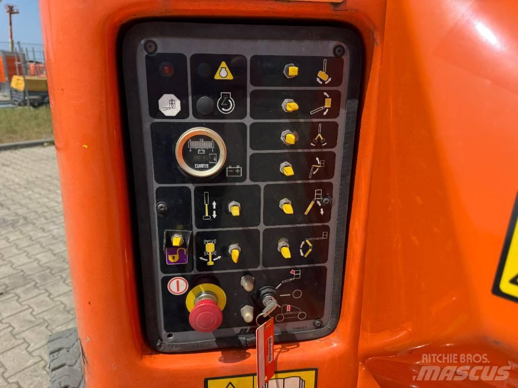 JLG E400AJPN Articulated boom lifts