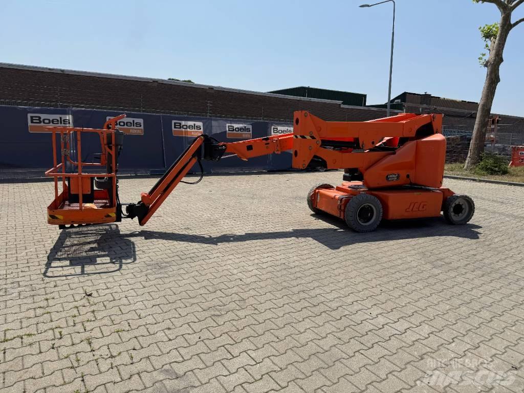 JLG E400AJPN Articulated boom lifts