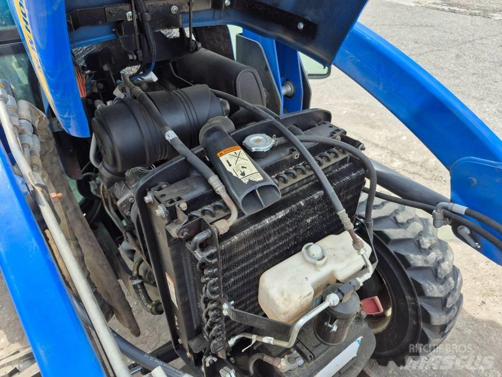 New Holland 3050 Tractors