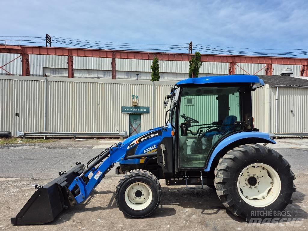 New Holland 3050 Tractors
