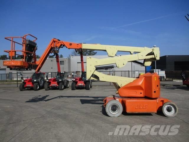 JLG E 400 AJPN (817) Compact self-propelled boom lifts