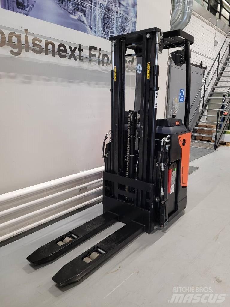 Rocla SST16 ACI Self Propelled Stackers
