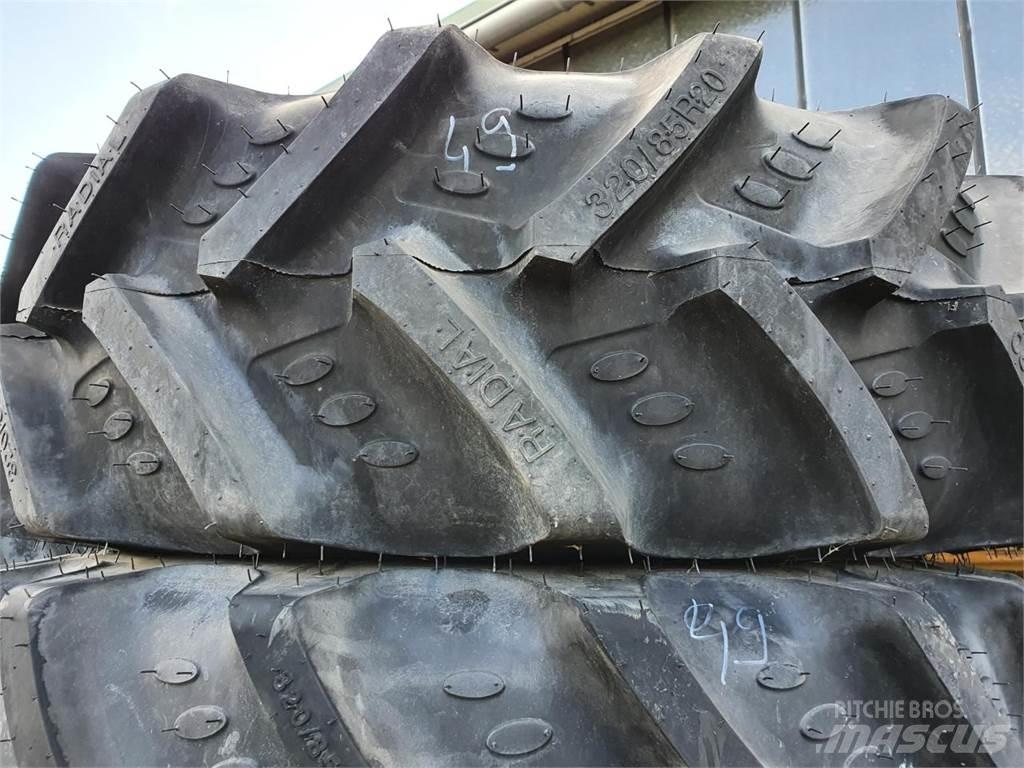 BKT 320/85R20 x2 Tires, wheels and rims