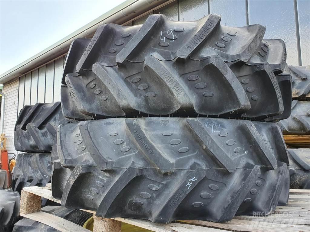 BKT 320/85R20 x2 Tires, wheels and rims