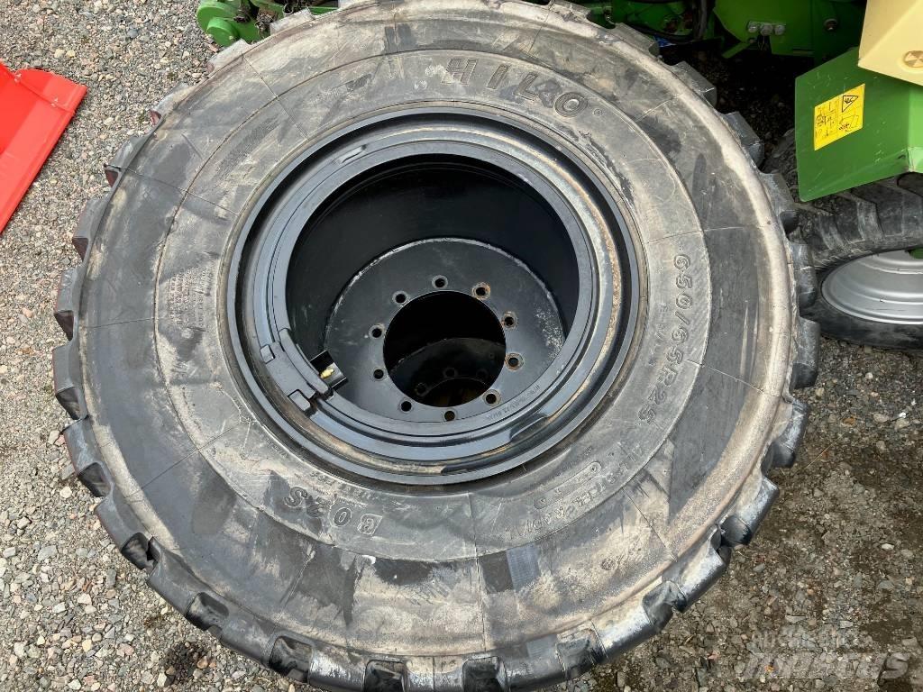 Hilo B02S Tires, wheels and rims
