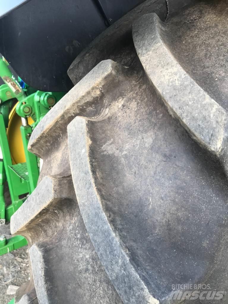 John Deere 6100 M Tractors