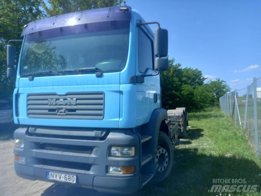 MAN 26.363 FNLC Cab & Chassis Trucks