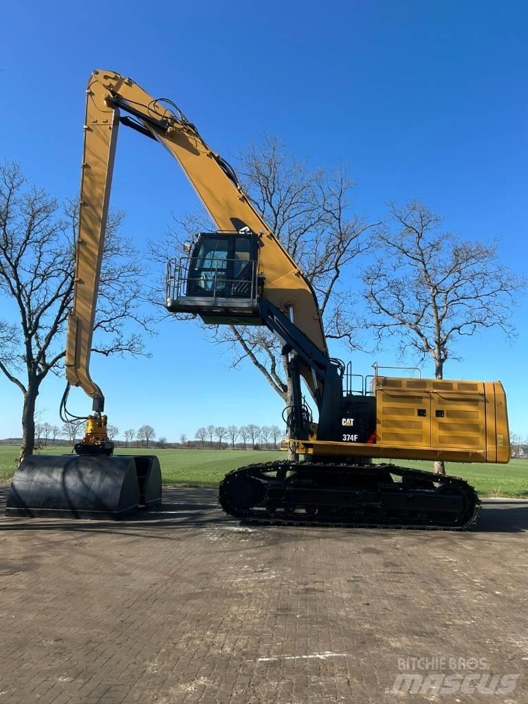 CAT 374 F Waste / Industry Handlers