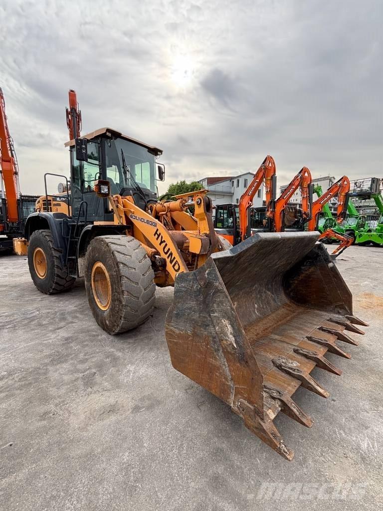 Hyundai HL 757-9 A Wheel Loaders