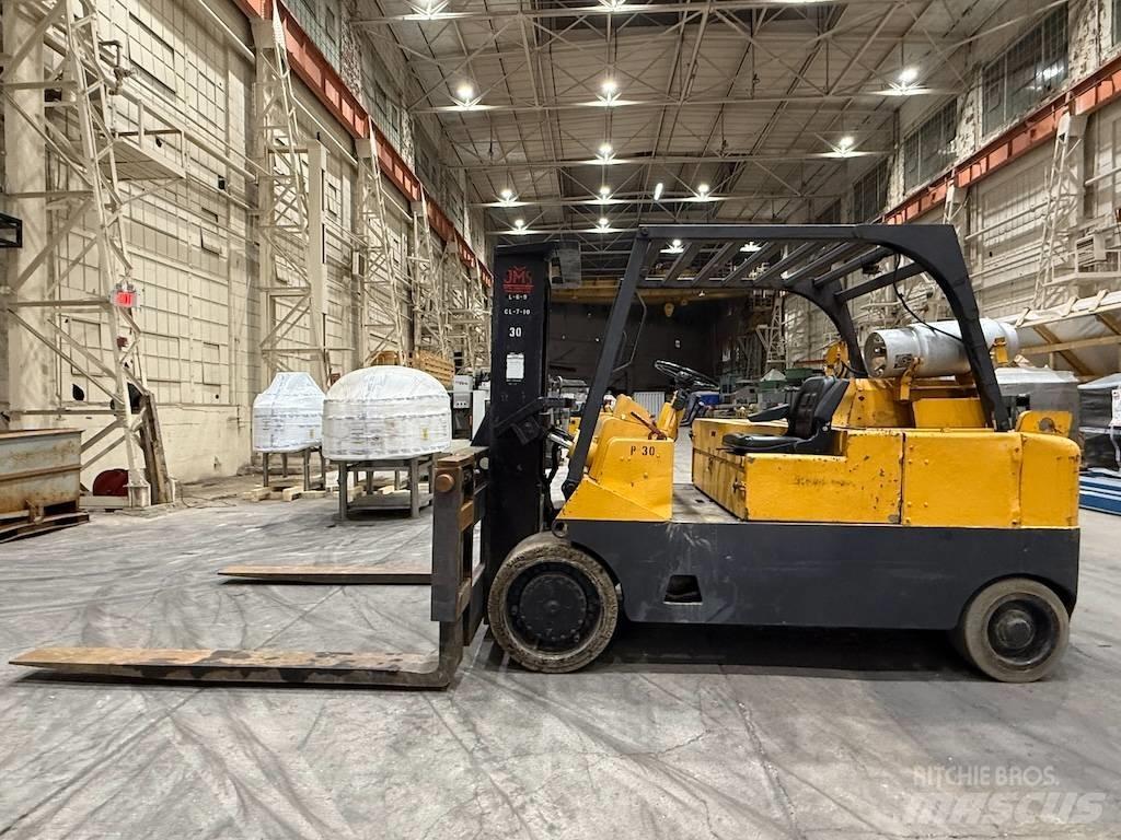 Royal T300B Rough Terrain Trucks