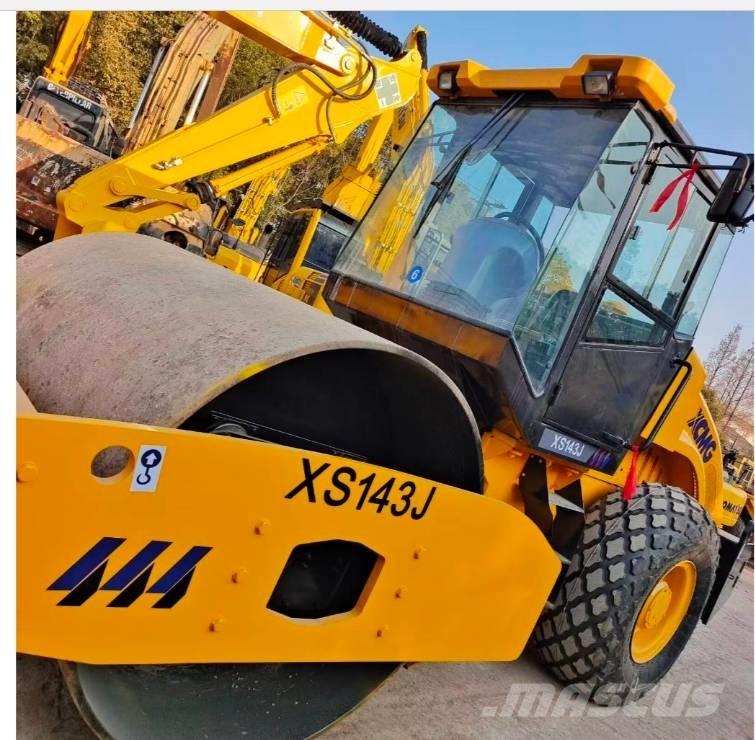 XCMG XS 142 J Soil Compactors