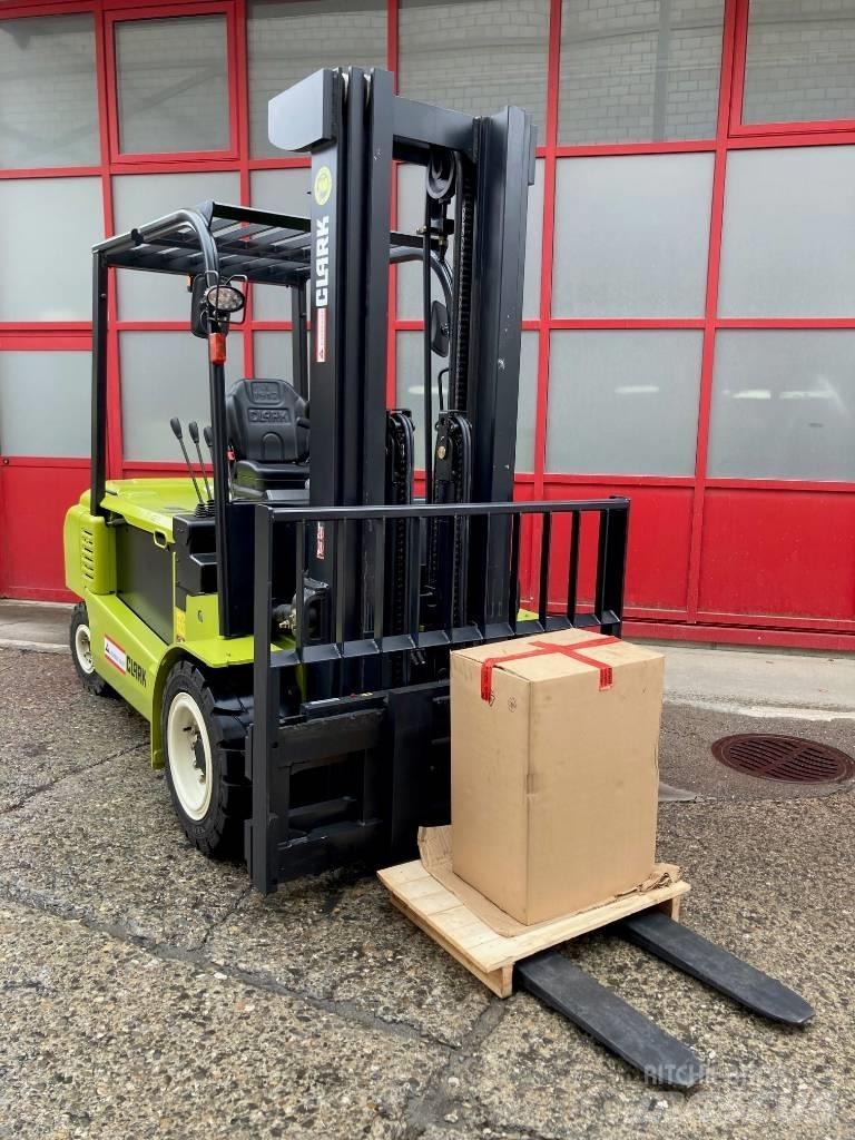 Clark GEX 50 Electric Forklifts