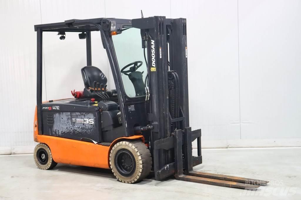 Doosan B35X-5 Electric Forklifts