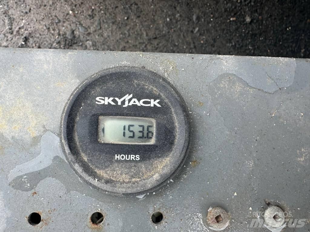 SkyJack SJ 3219 Scissor Lifts