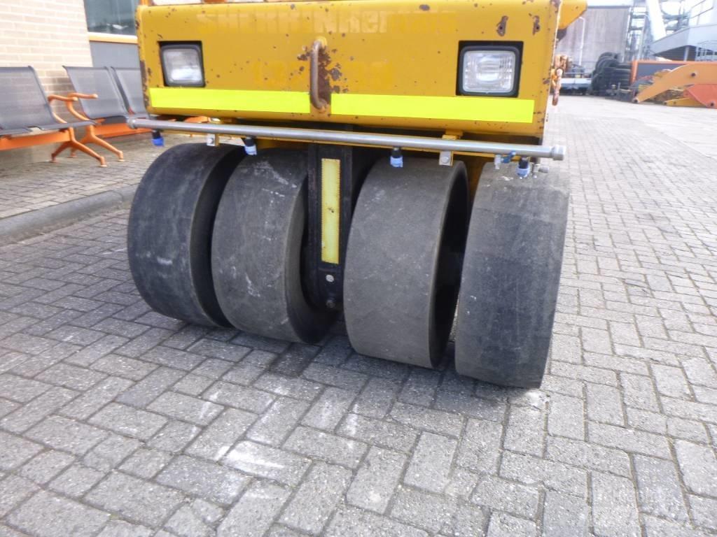 Sakai TS 160 Pneumatic tired rollers