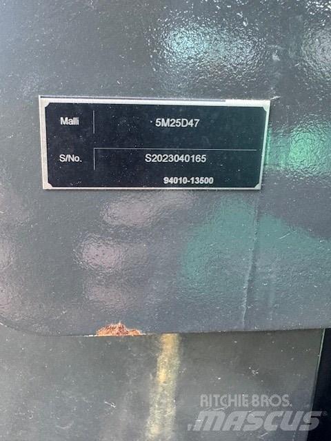 Mitsubishi FD25N3 Diesel Forklifts