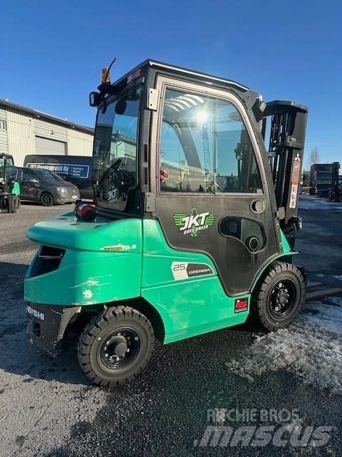 Mitsubishi FD25N3 Diesel Forklifts
