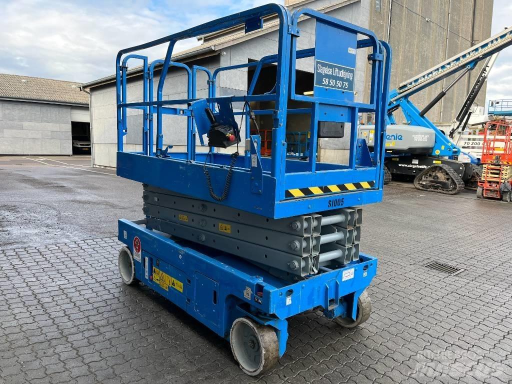 Genie GS 2646 Scissor Lifts