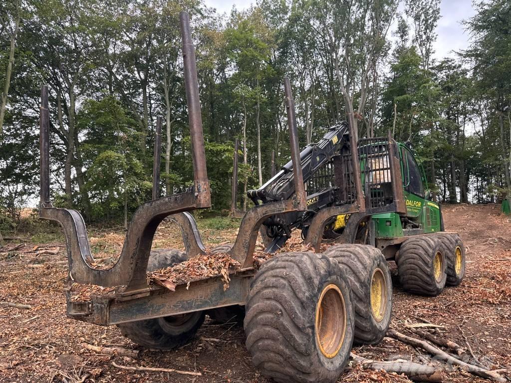 John Deere 1110 E Forwarders
