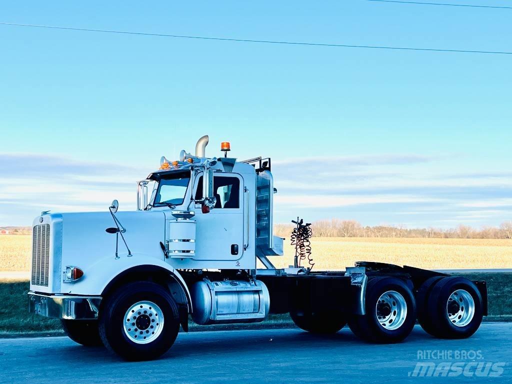 Peterbilt 367 Conventional Trucks / Tractor Trucks
