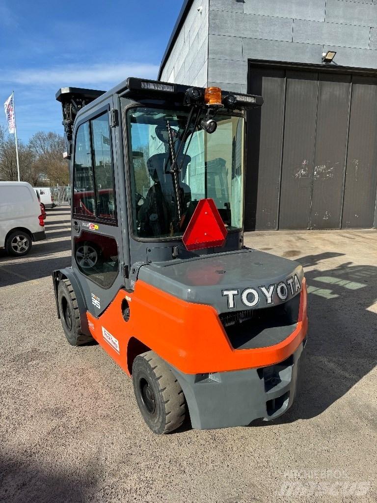 Toyota 52-8FDJF35 Diesel Forklifts
