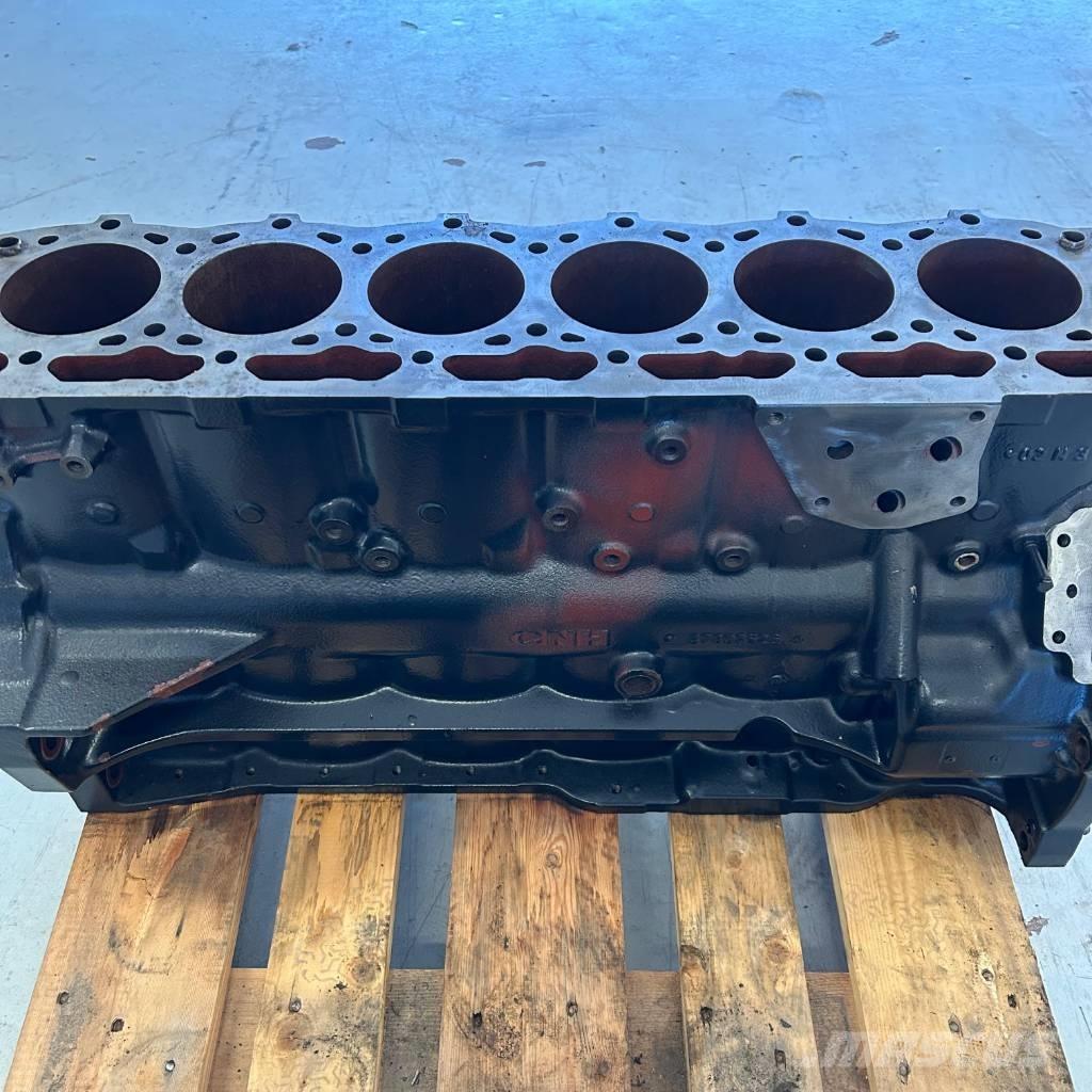 New Holland TM 120 Engines