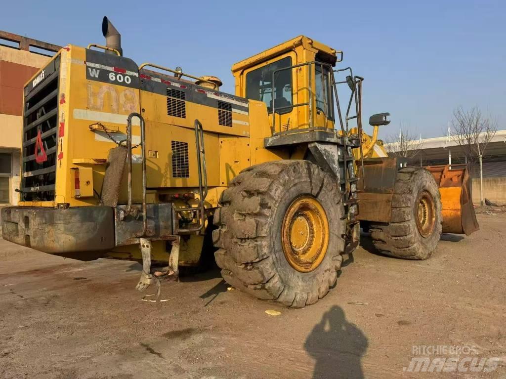 Komatsu WA 600-3 Wheel Loaders