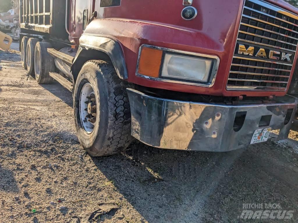 Mack CL 713 Dump Trucks