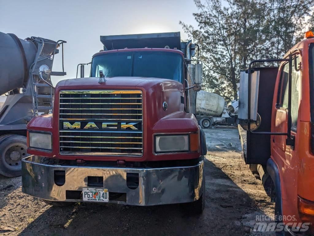 Mack CL 713 Dump Trucks